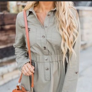 NWOT green button up dresss